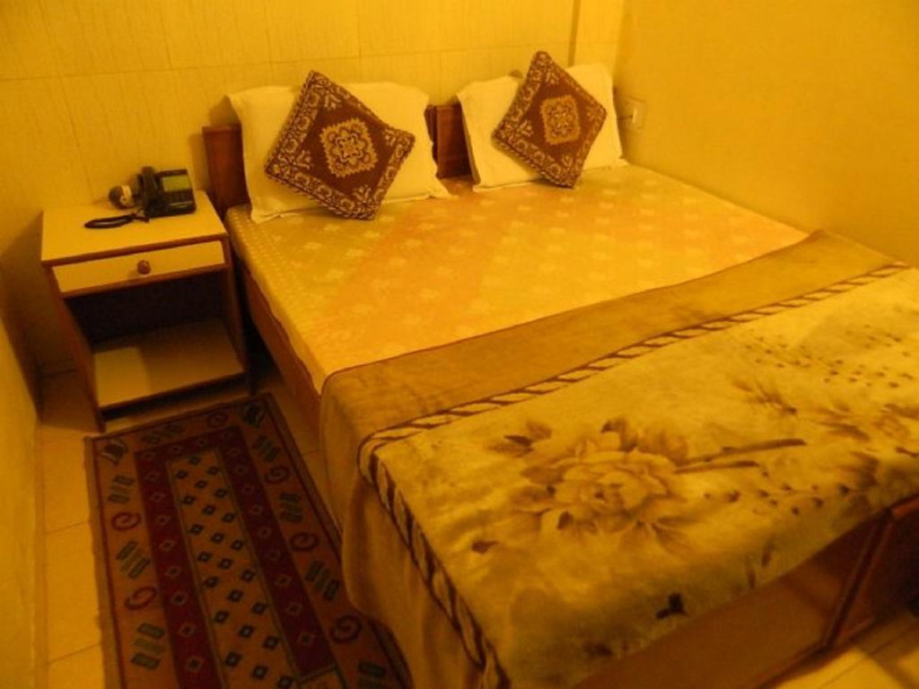 Viraaj Guest House Νόιντα Εξωτερικό φωτογραφία