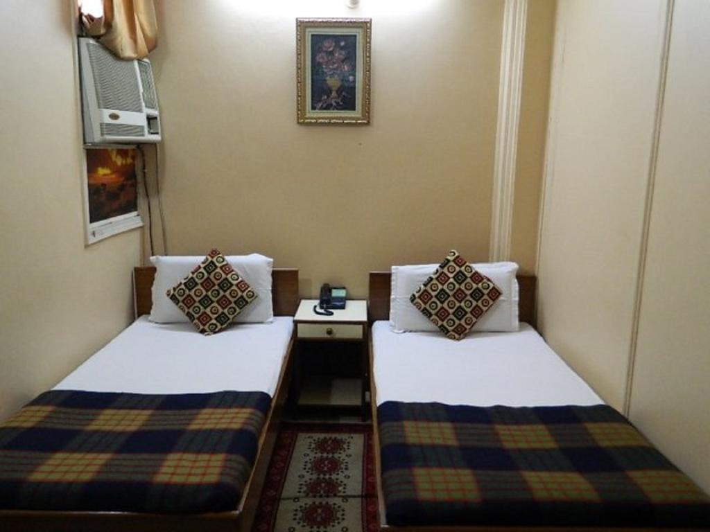 Viraaj Guest House Νόιντα Εξωτερικό φωτογραφία